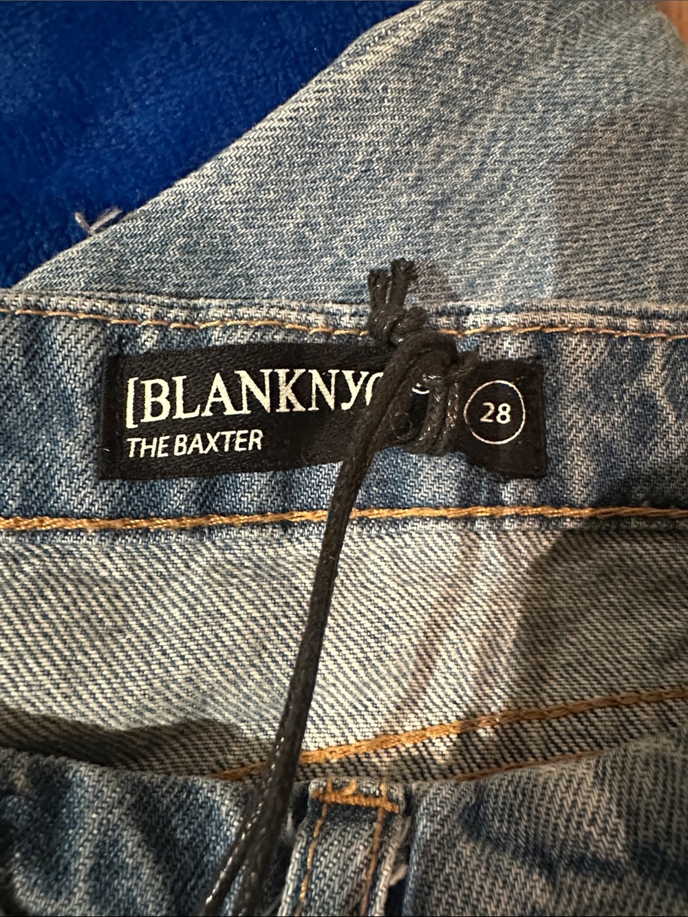Blank NYC The Baxter Rib-Cage Straight leg Distressed Jeans. NWT - Picture 4 of 5